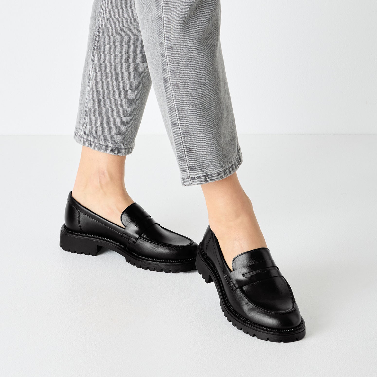 Tamaris 24300-45 003 Black Leather