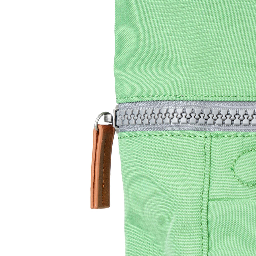 ROKA Finchley A Peppermint Sustainable Canvas