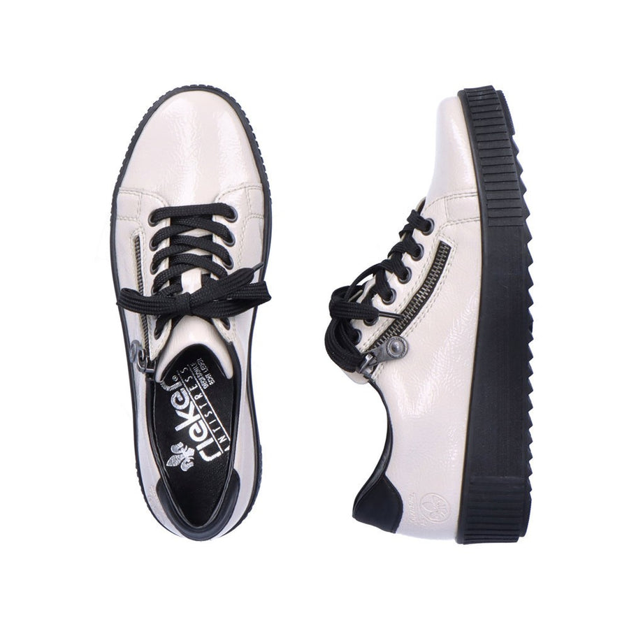 M6404 – Wards Shoes Ltd