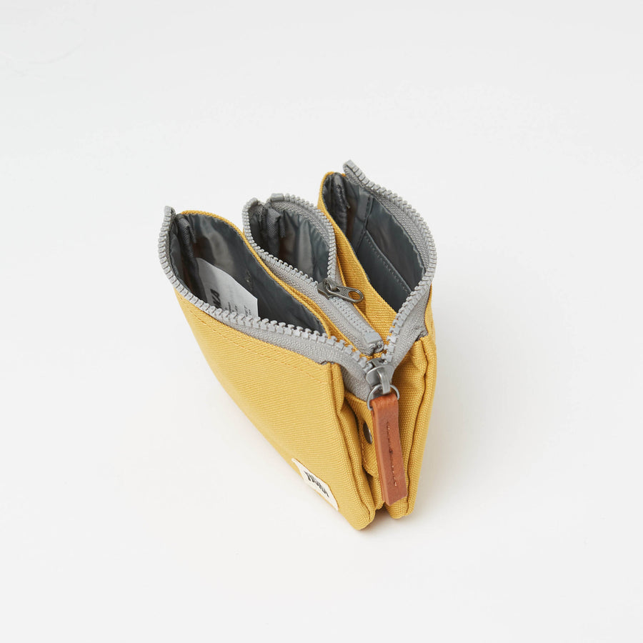 ROKA Carnaby Wallet Flax Sustainable Canvas
