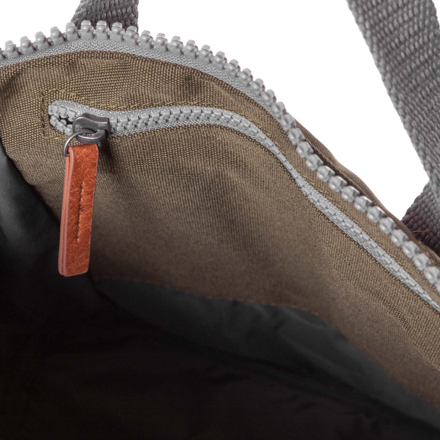 ROKA Finchley A Moss Sustainable Canvas