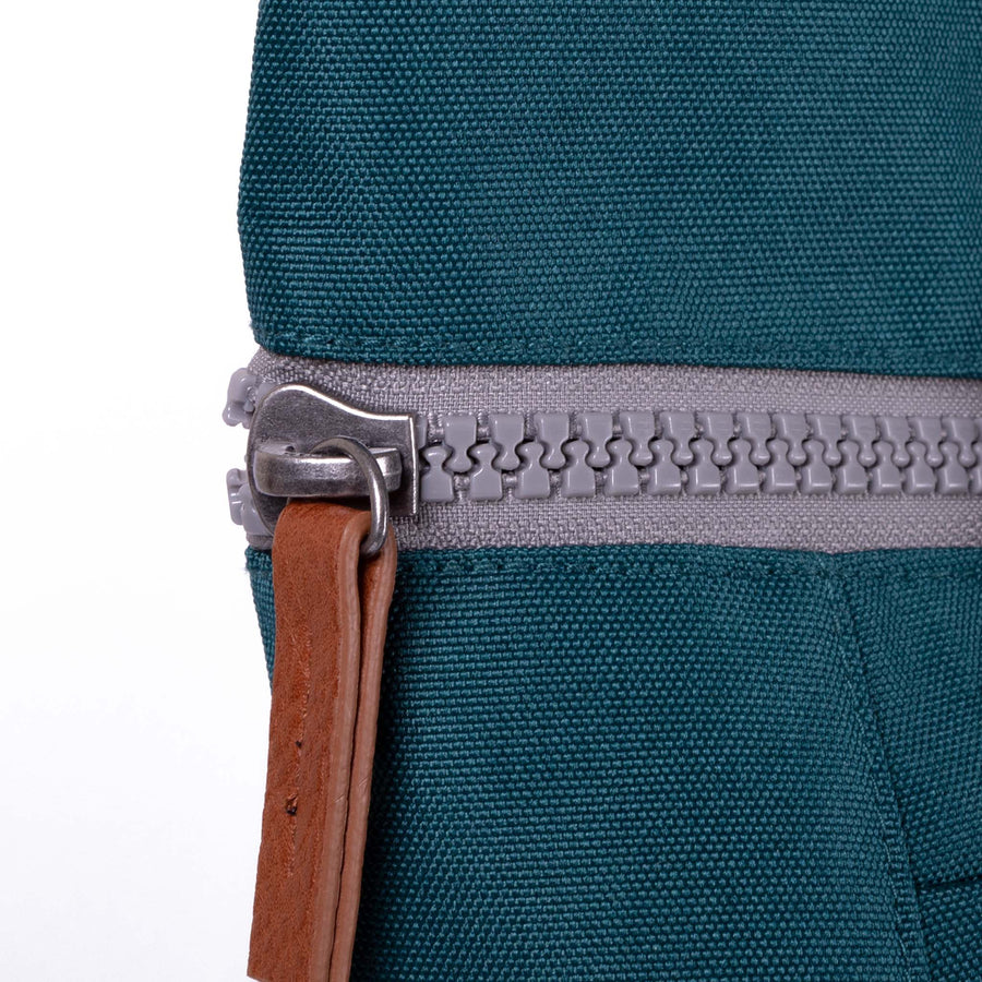 ROKA Finchley A Teal Sustainable Canvas